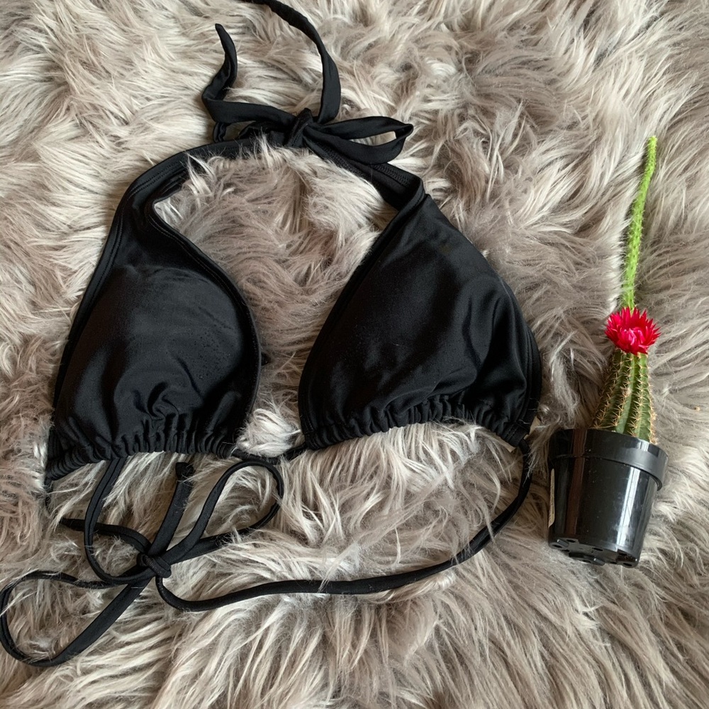 Black bikini top